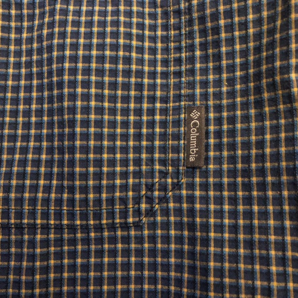 Columbia lightweight button down - Picture 2 of 2